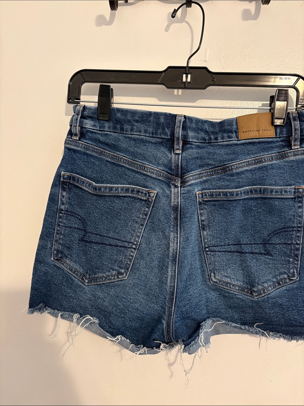 American Eagle High Rise Curvy Relaxed Denim Shorts 4 - Picture 5 of 9